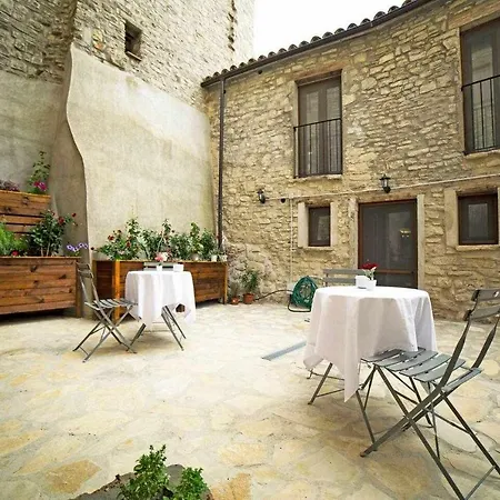 El Forn De Freixenet Con Servicios De Un *