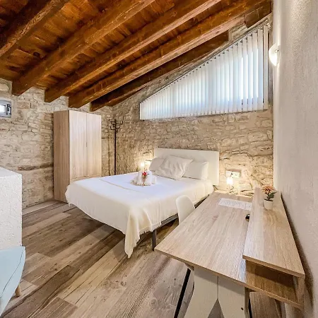 Agroturismo El Forn De Freixenet Con Servicios De Un Lleida