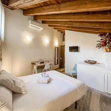 El Forn De Freixenet Con Servicios De Un *