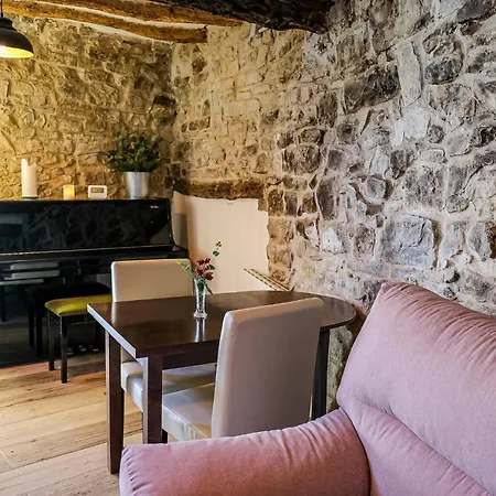 El Forn De Freixenet Con Servicios De Un Lleida
